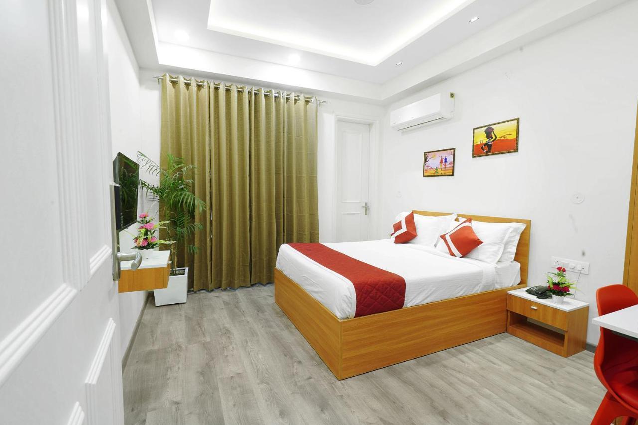 Octave Orchid Vista Hotel Gurgaon Exterior foto