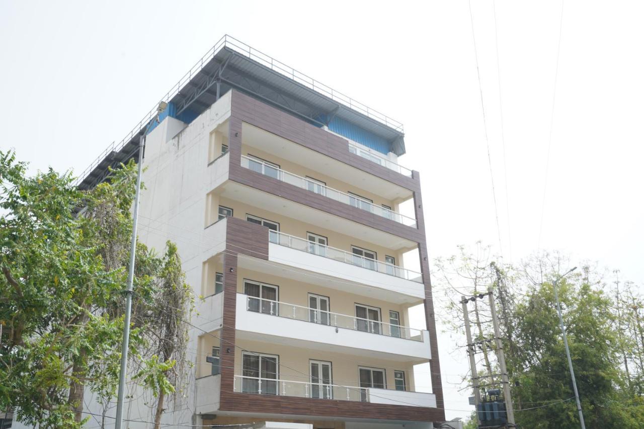 Octave Orchid Vista Hotel Gurgaon Exterior foto