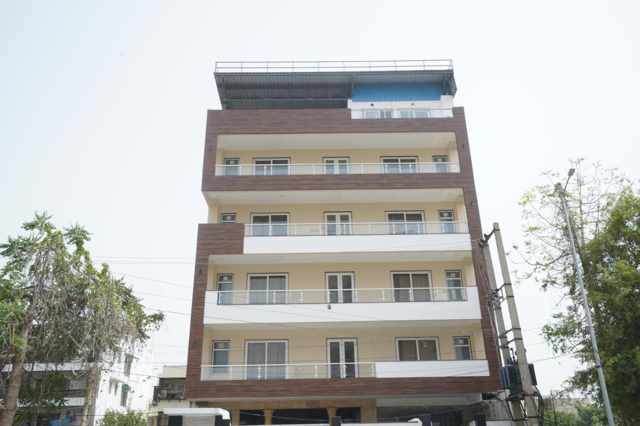 Octave Orchid Vista Hotel Gurgaon Exterior foto