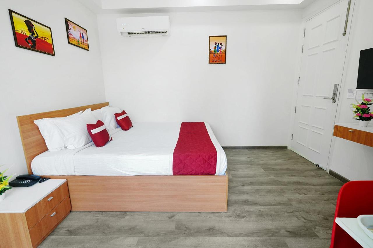 Octave Orchid Vista Hotel Gurgaon Exterior foto