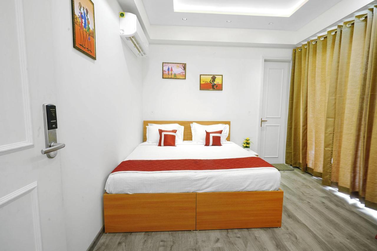 Octave Orchid Vista Hotel Gurgaon Exterior foto