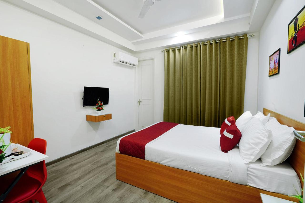 Octave Orchid Vista Hotel Gurgaon Exterior foto